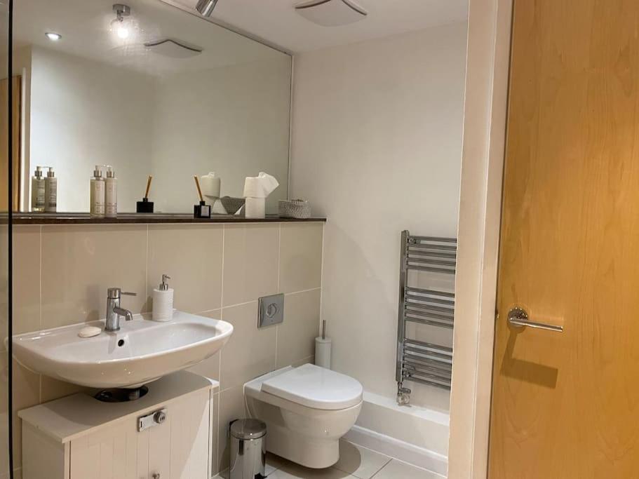 Modern Apartment, Fistral Beach New Quay Екстериор снимка