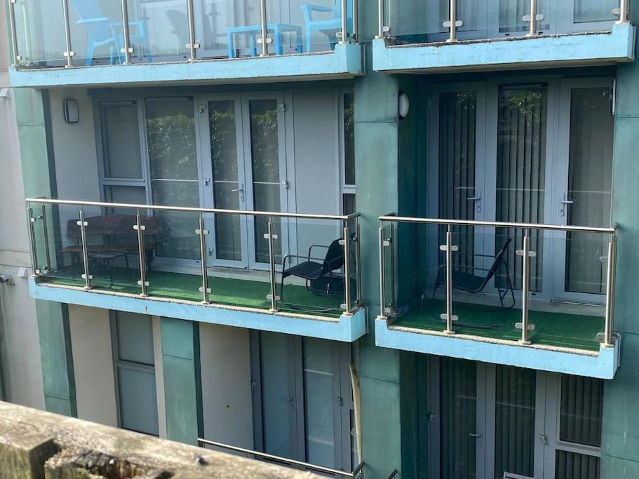 Modern Apartment, Fistral Beach New Quay Екстериор снимка