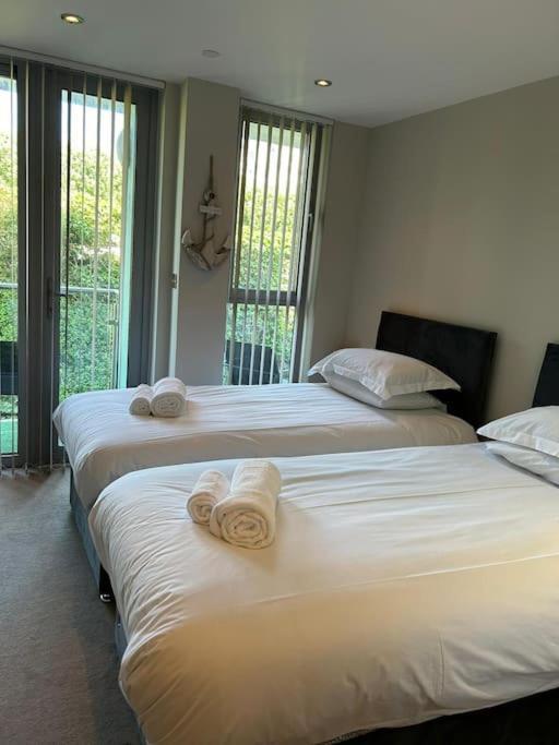 Modern Apartment, Fistral Beach New Quay Екстериор снимка
